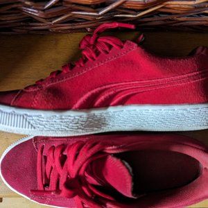 SOLD! FUN COMFY 'RETRO' SUEDE PUMAS! WELL KEPT/GREAT COND!